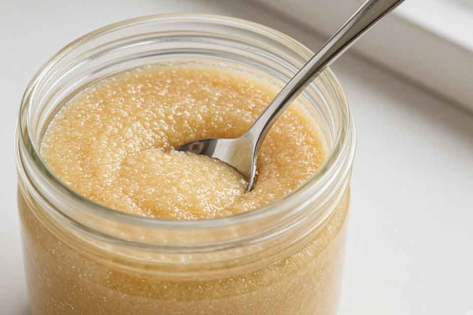 Common myths about set honey debunked – raw crystallised honey is still good