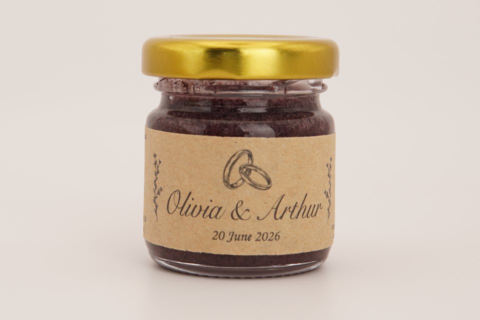 What you can put on a honey wedding favour label — names, date and two rings